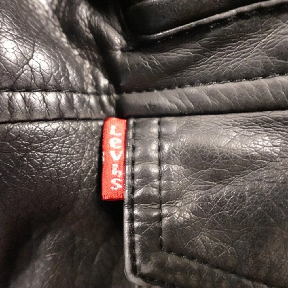 Levis levi’s faux